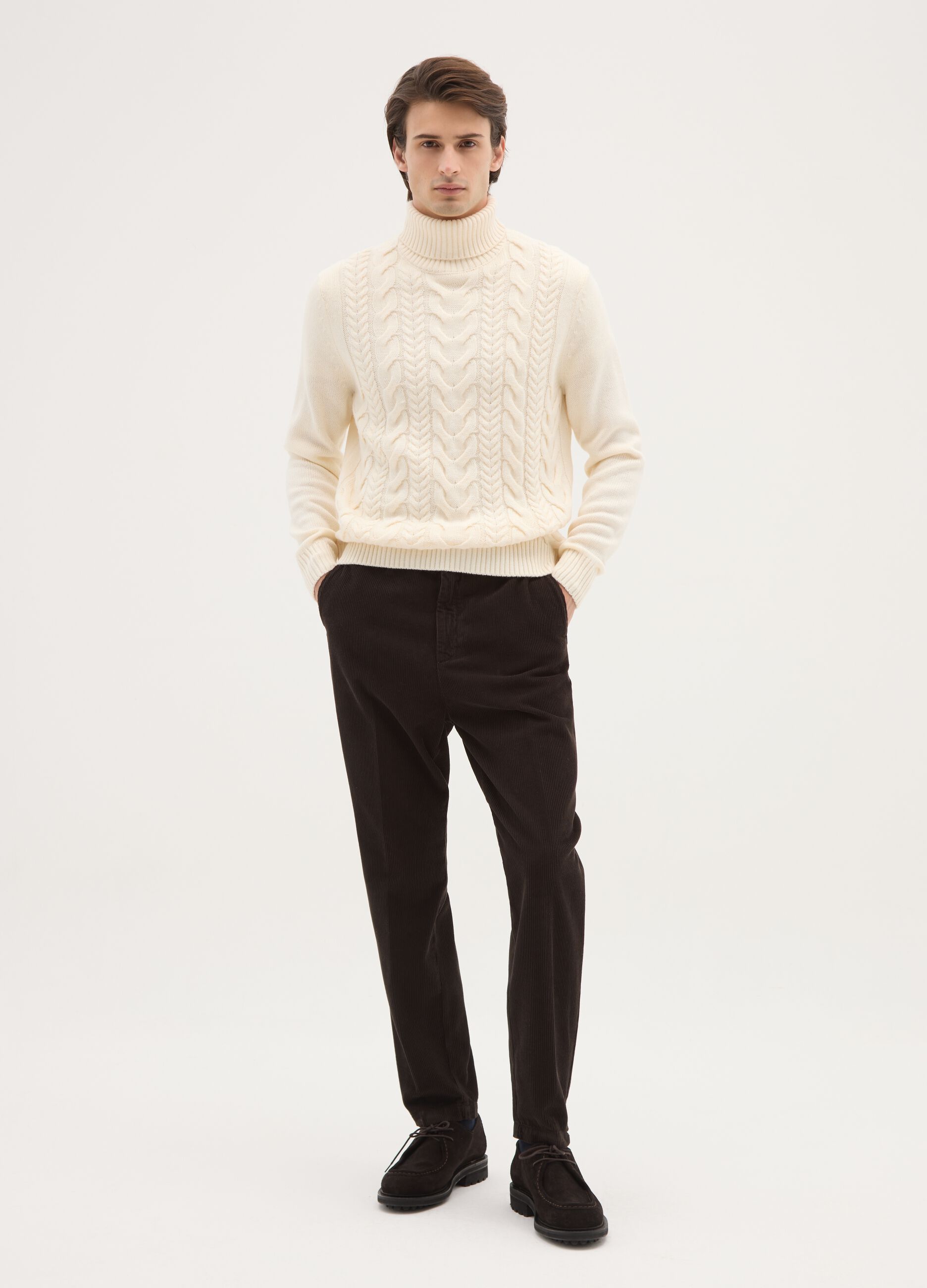 Brown corduroy chinos in pure cotton regular fit