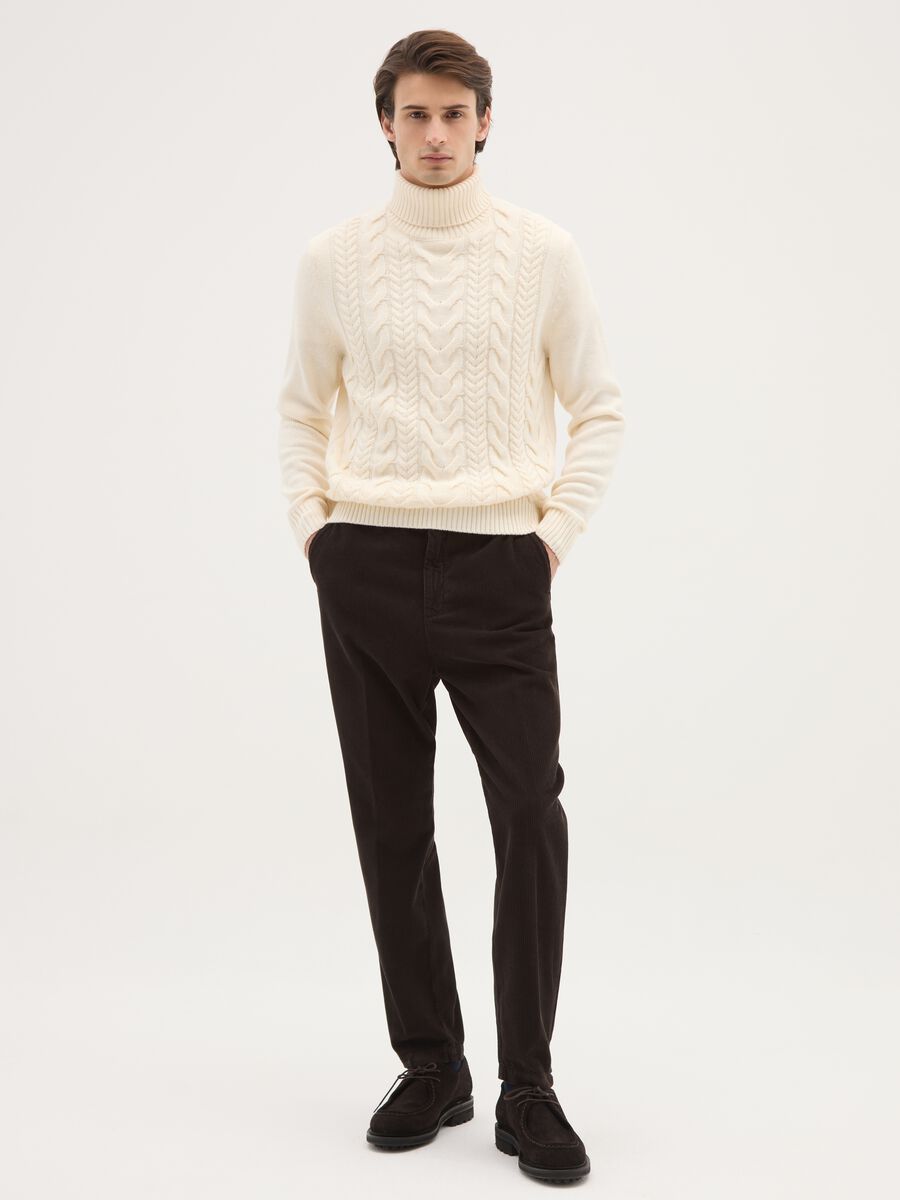 Brown corduroy chinos in pure cotton regular fit_0