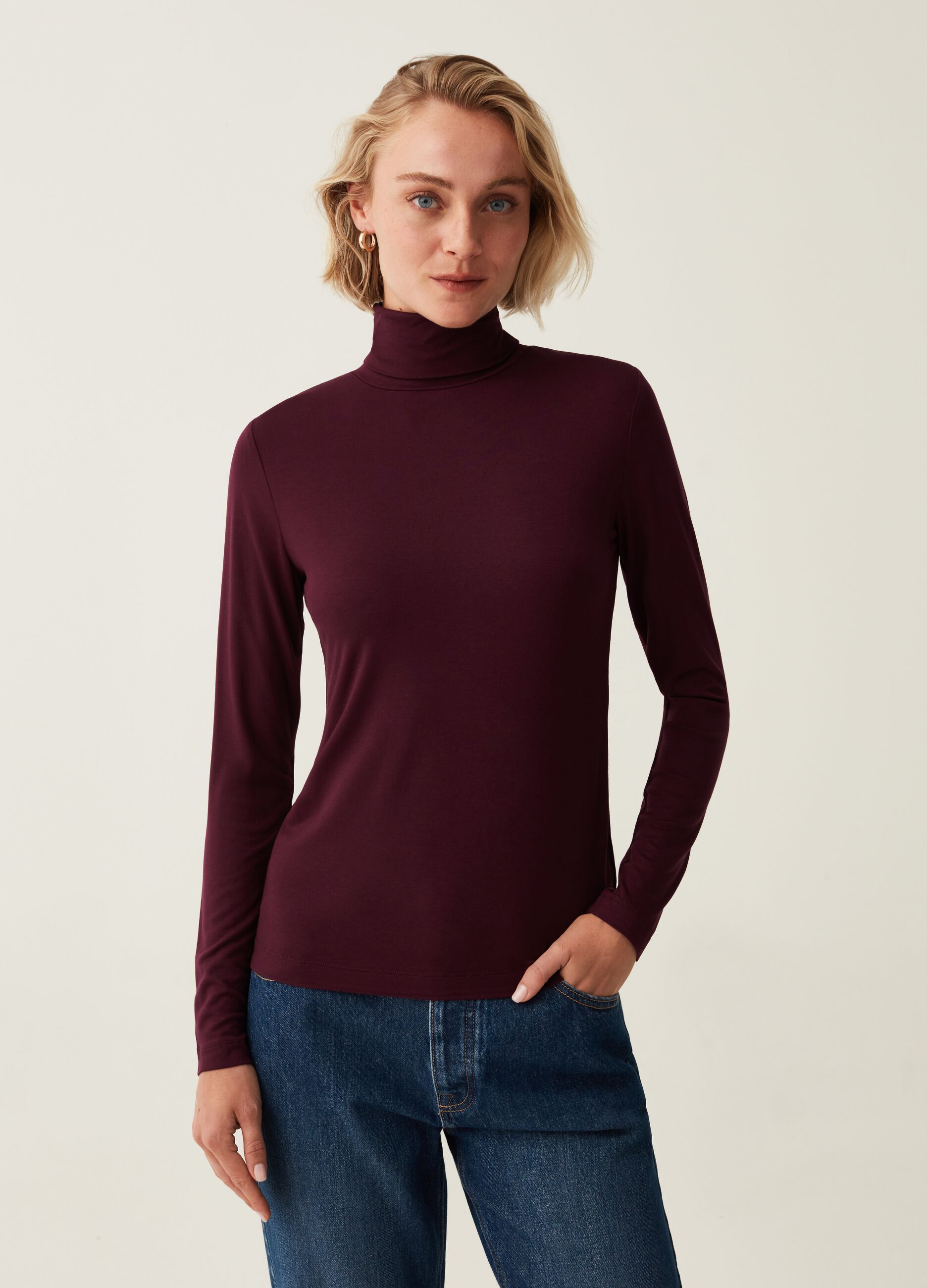 T-shirt a collo alto con maniche lunghe_3
