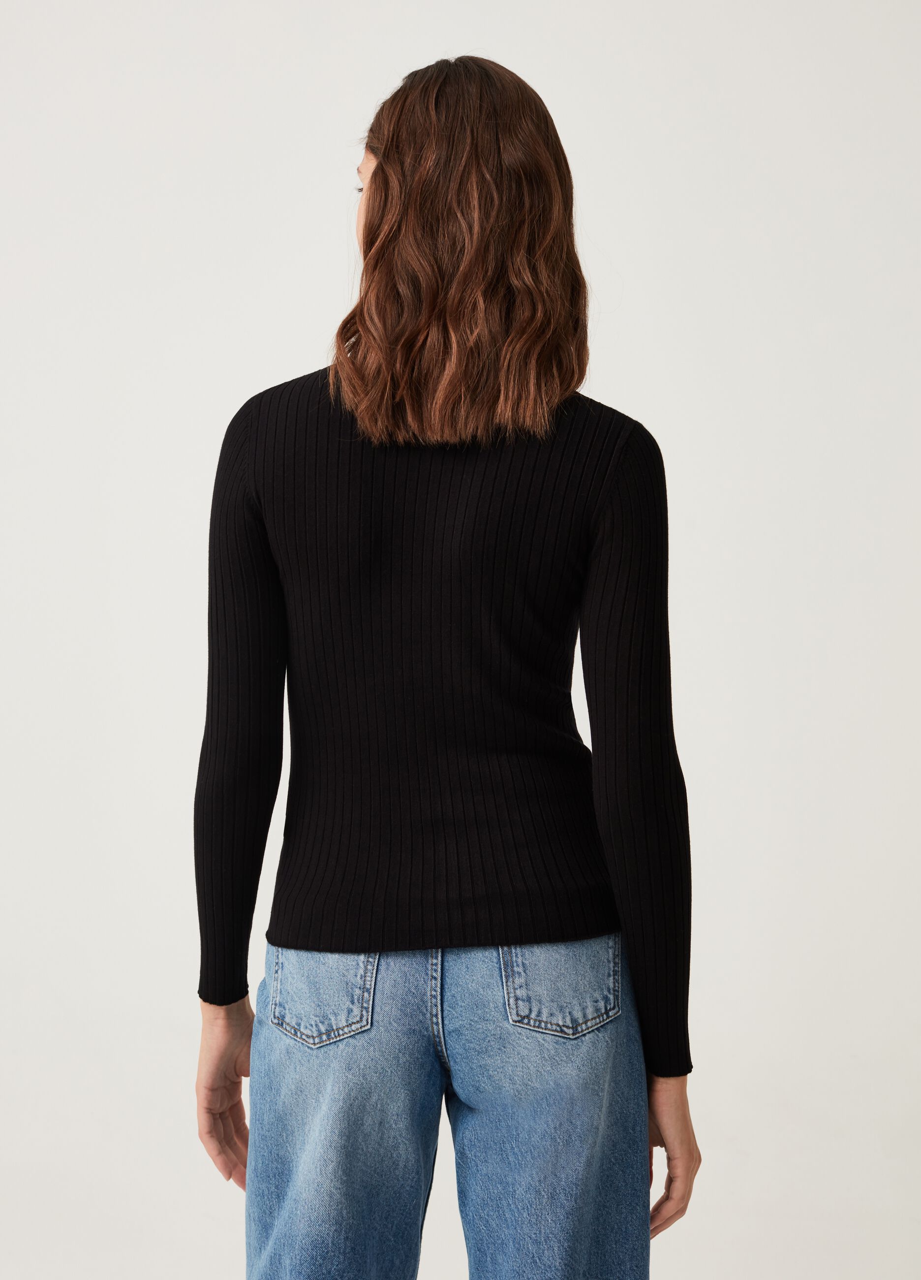 Pullover with short sleeves and mock neck