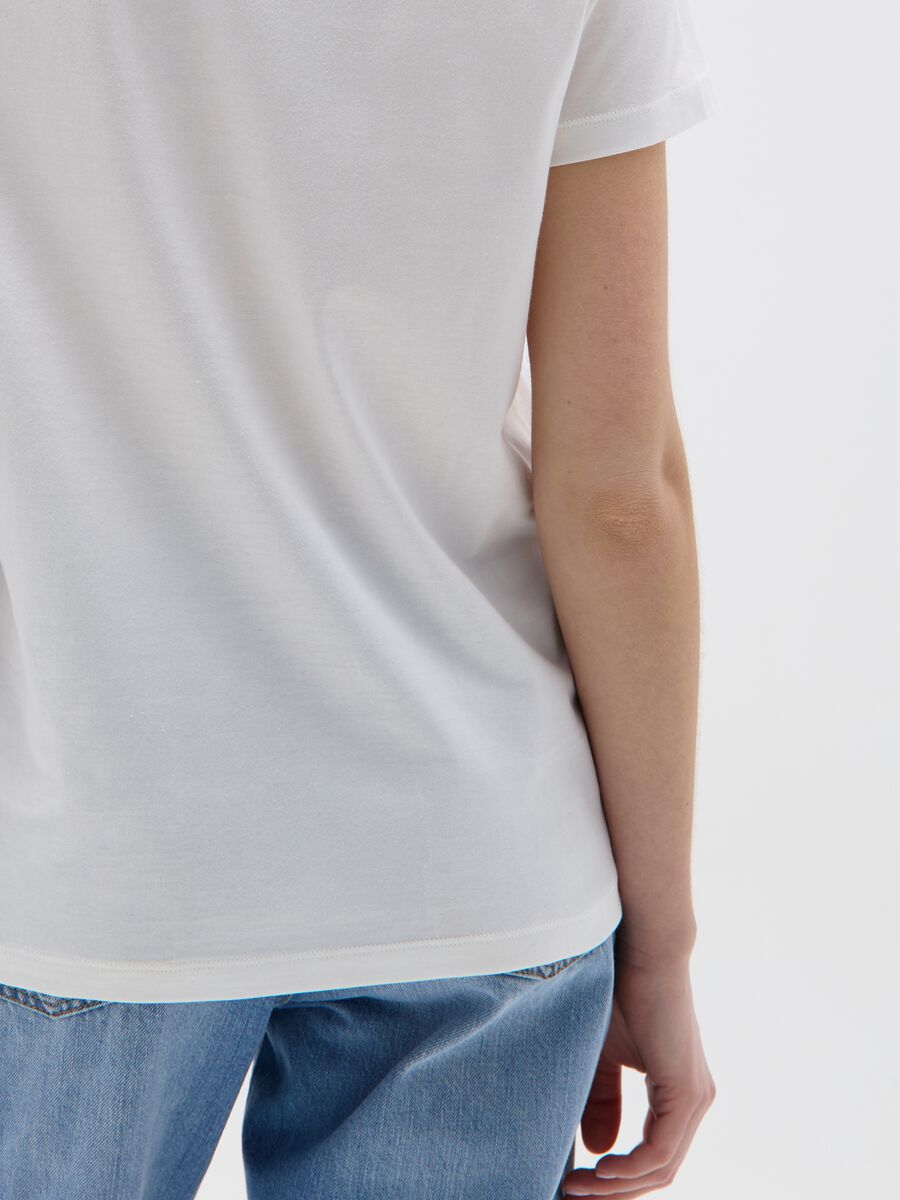 Women’s white regular-fit T-shirt in 100% cotton with round neck_3