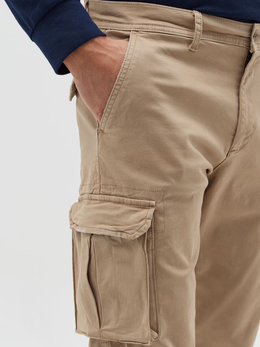 Cargo trousers in twill_2