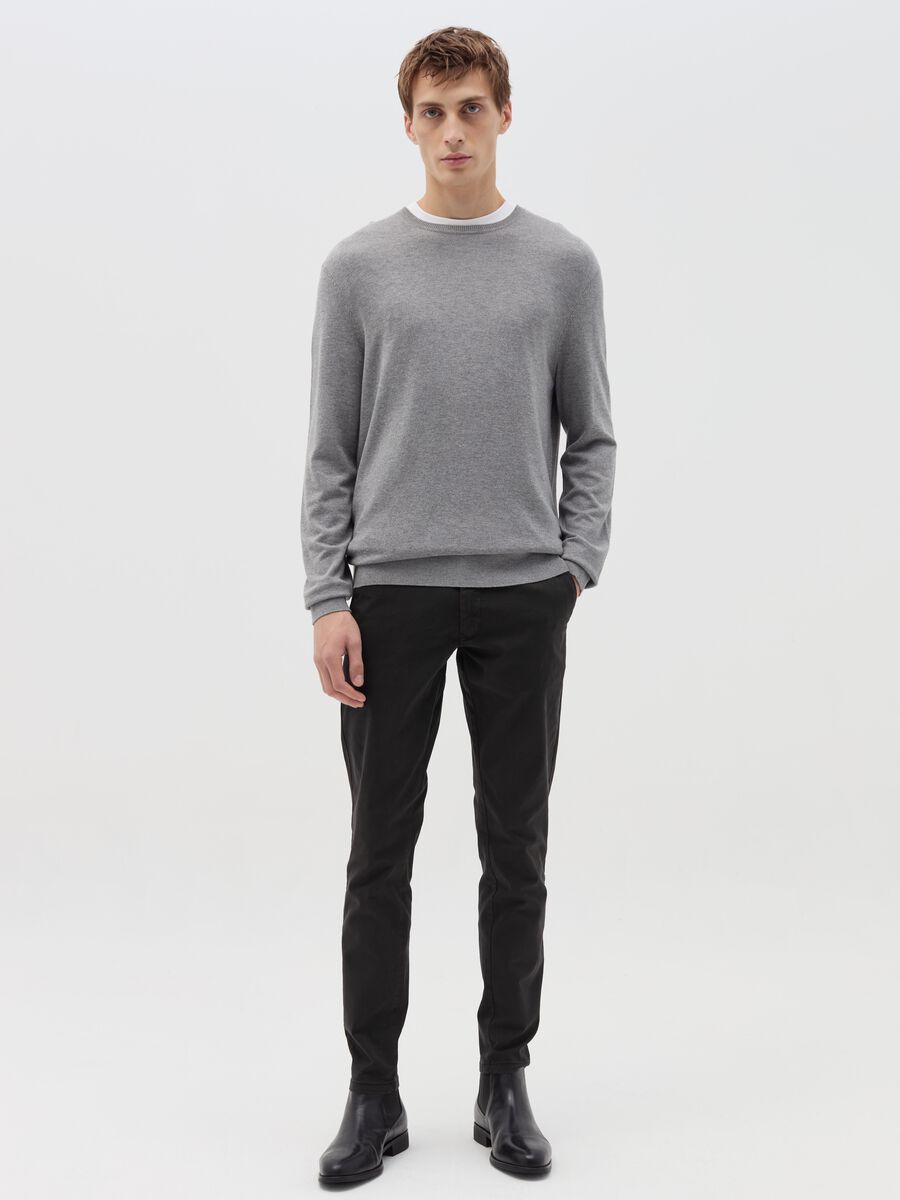 Solid colour stretch cotton chino trousers_0
