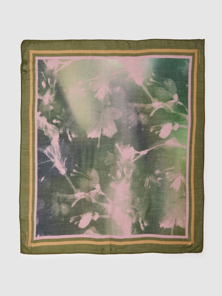 Multicolour Scarf with Floral Details_2