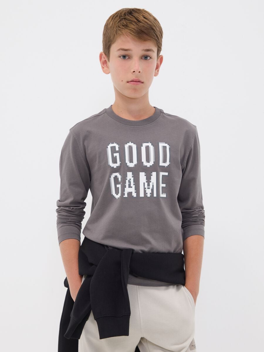 T-shirt grigia in puro cotone organico con scritta "Good Game" per ragazzo_1