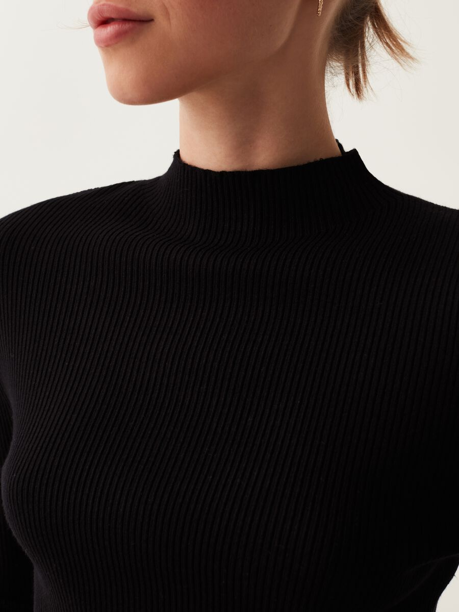 T-shirt mock neck con maniche lunghe_3