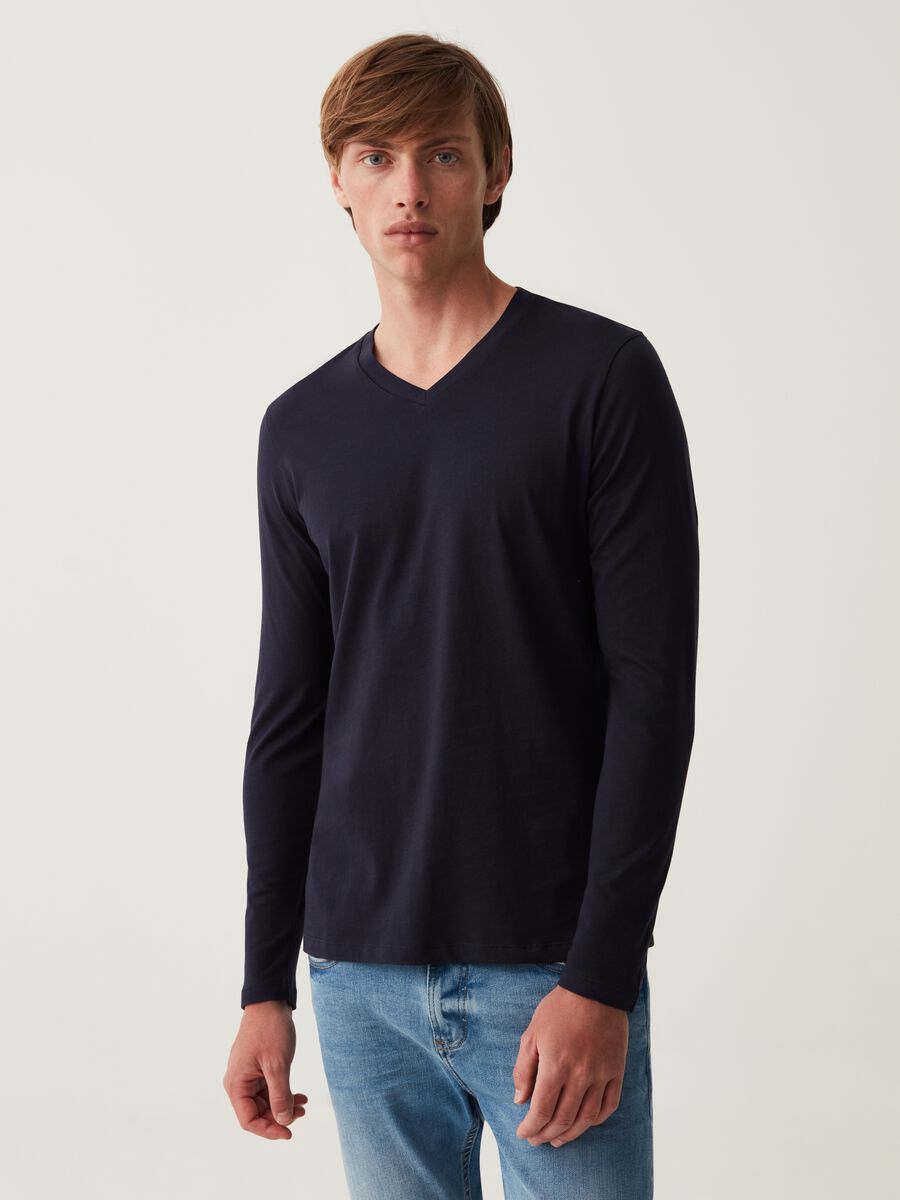 T-shirt with long sleeves and V neck_0
