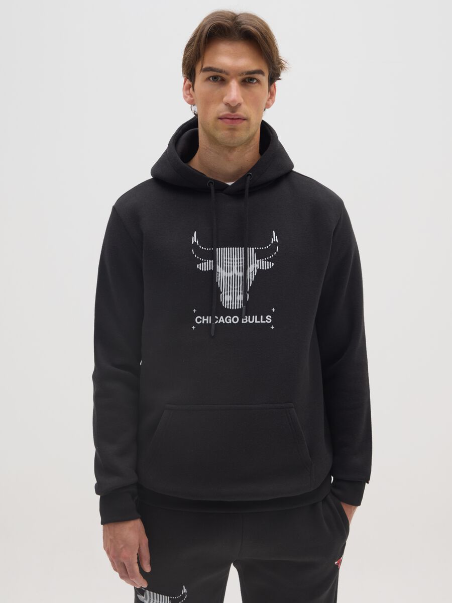 Black cotton blend hoodie with Chicago Bulls logo_0