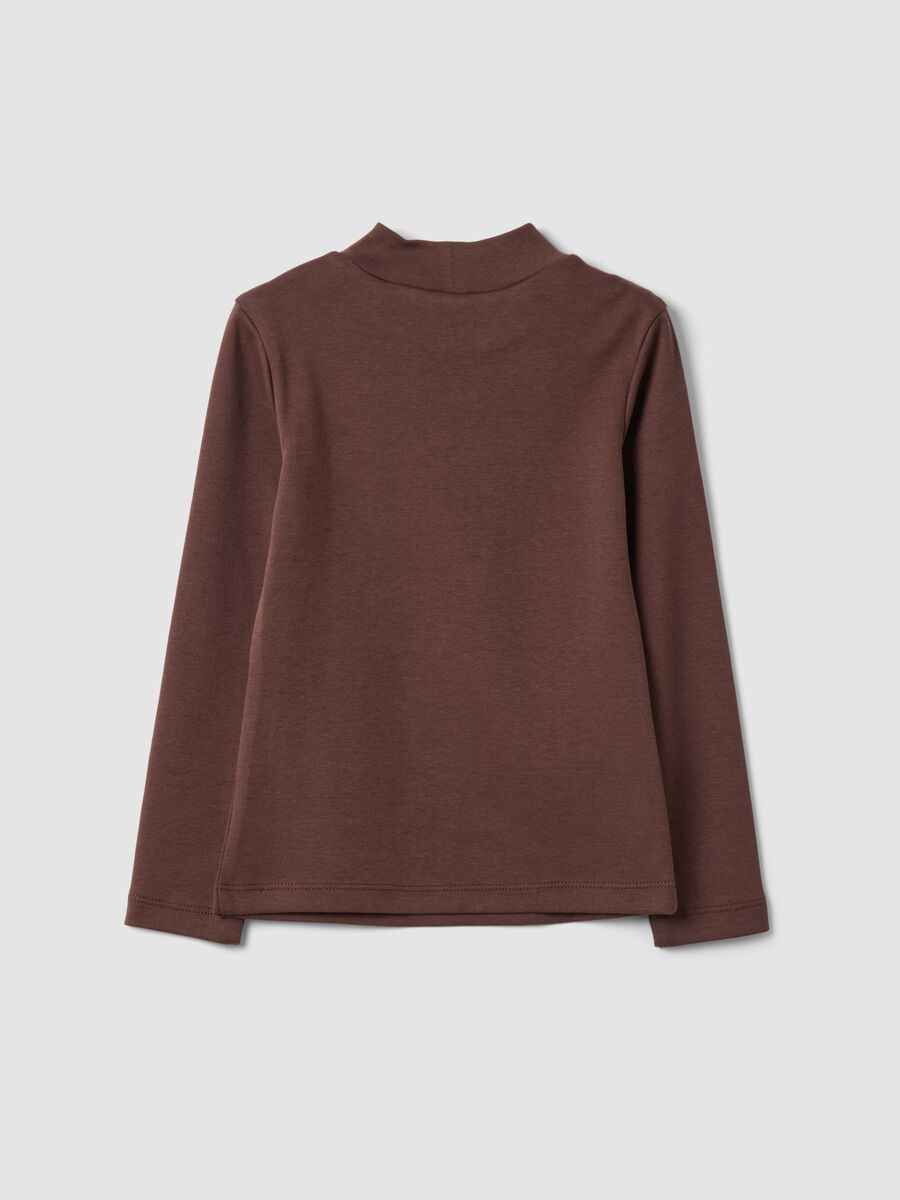 T-shirt marrone in puro cotone organico con collo rialzato_1
