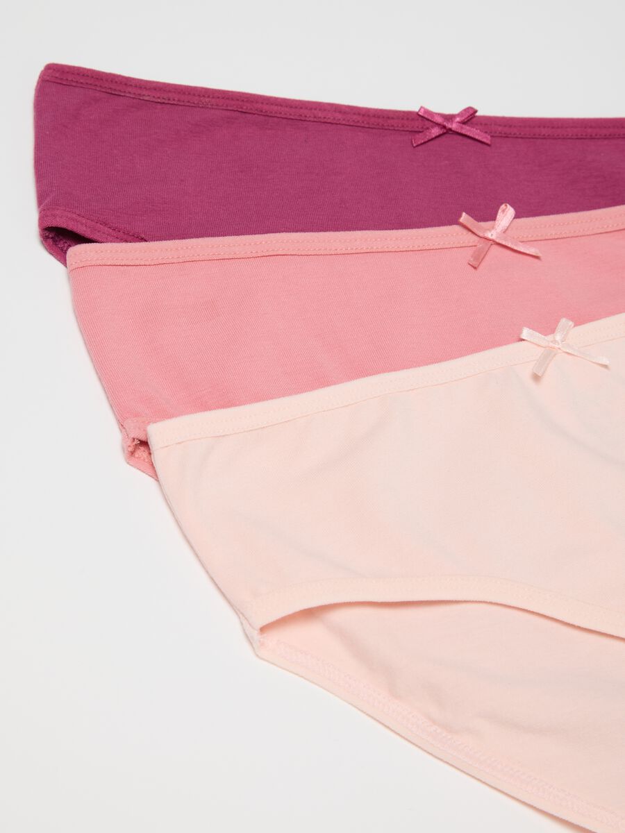 Tripack girls' multicoloured cotton blend briefs regular fit_3