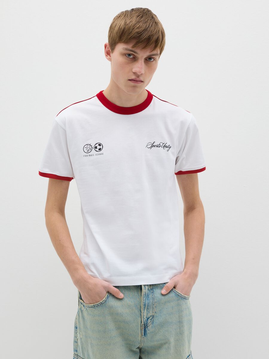 White T-shirt with contrasting edging_0