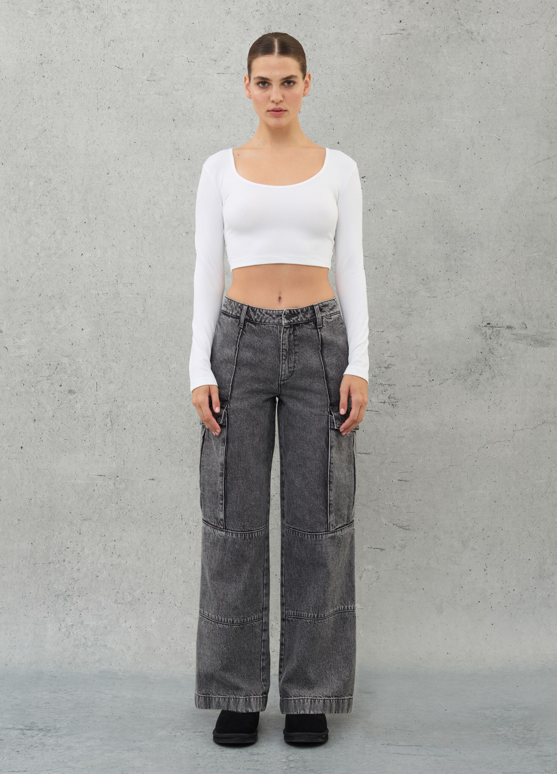 Cut Out Crop Long-sleeved White