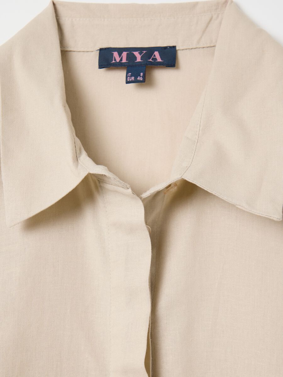 Curvy grey pinstriped shirt with kimono sleeves_5