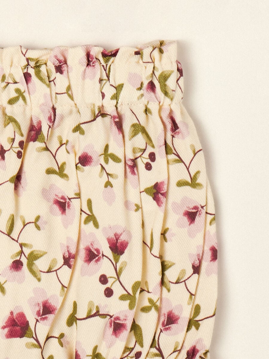 Completo beige in pura viscosa a fiori con girocollo_3