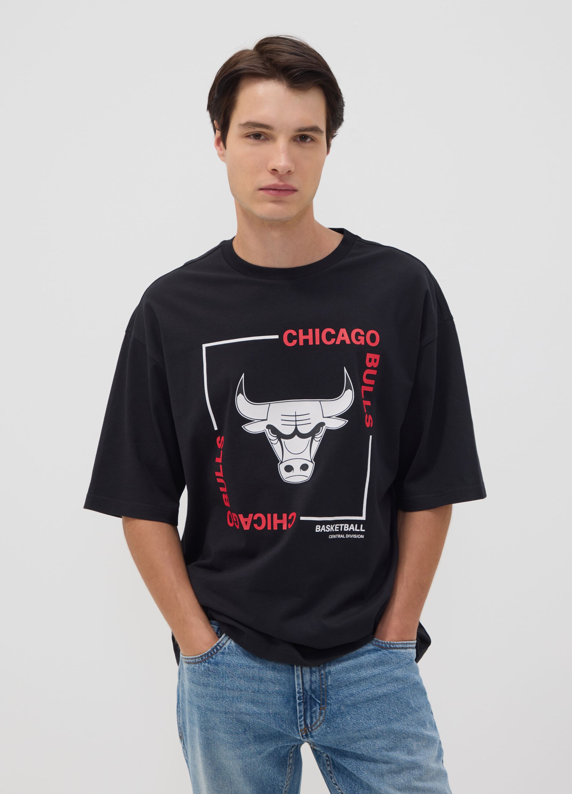 T-shirt nera in puro cotone con stampa Chicago Bulls