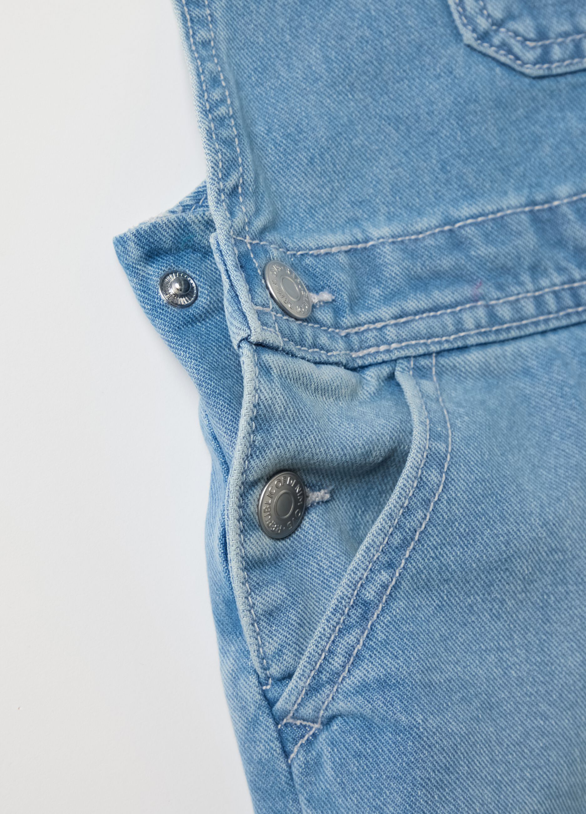 Girls’ regular fit dungaree shorts in cotton denim