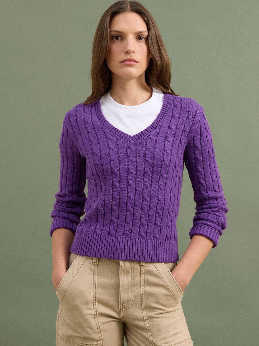 Maglia viola in puro cotone a trecce con scollo profondo a V_0