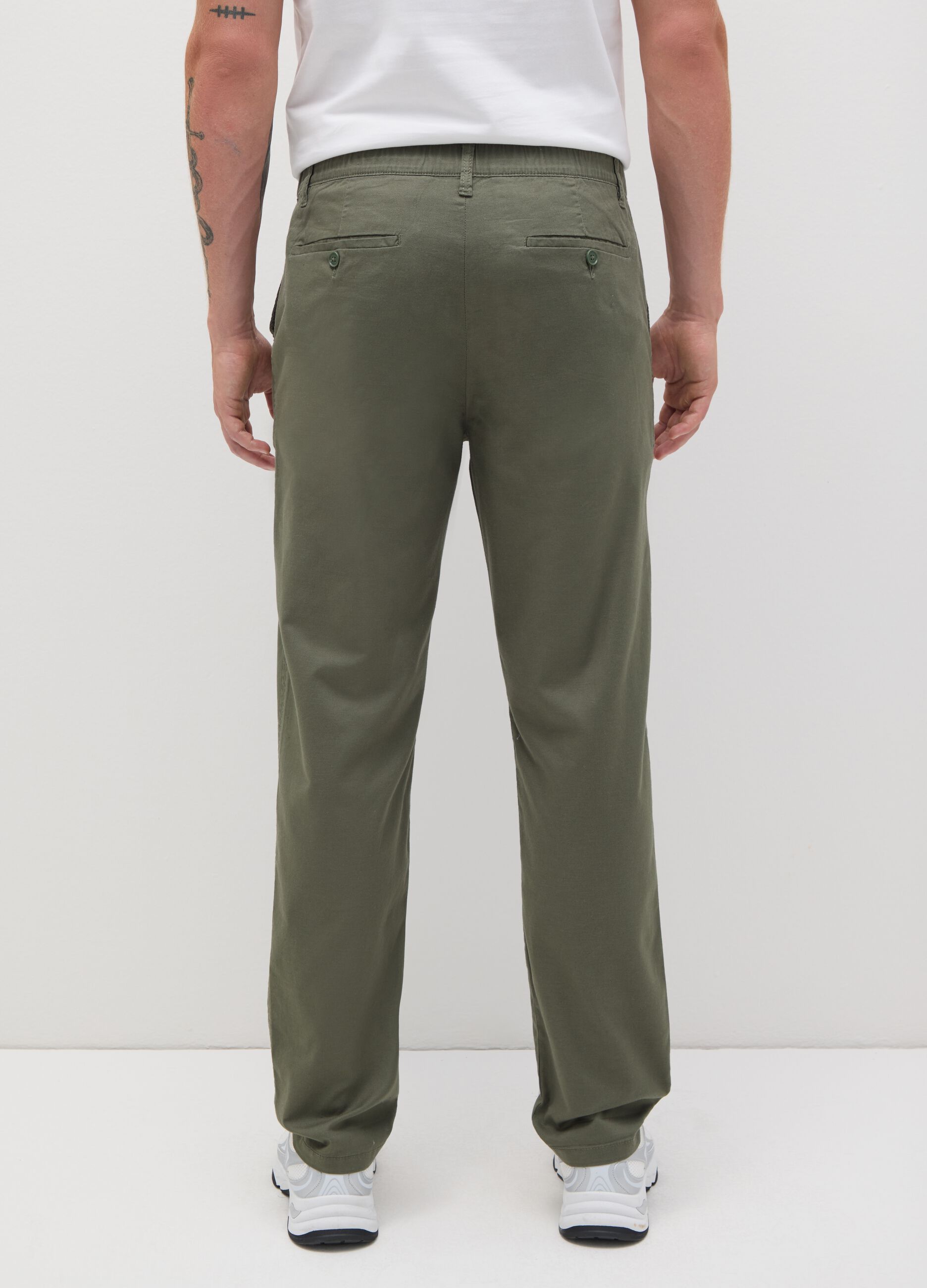 Green relaxed-fit trousers in viscose and linen