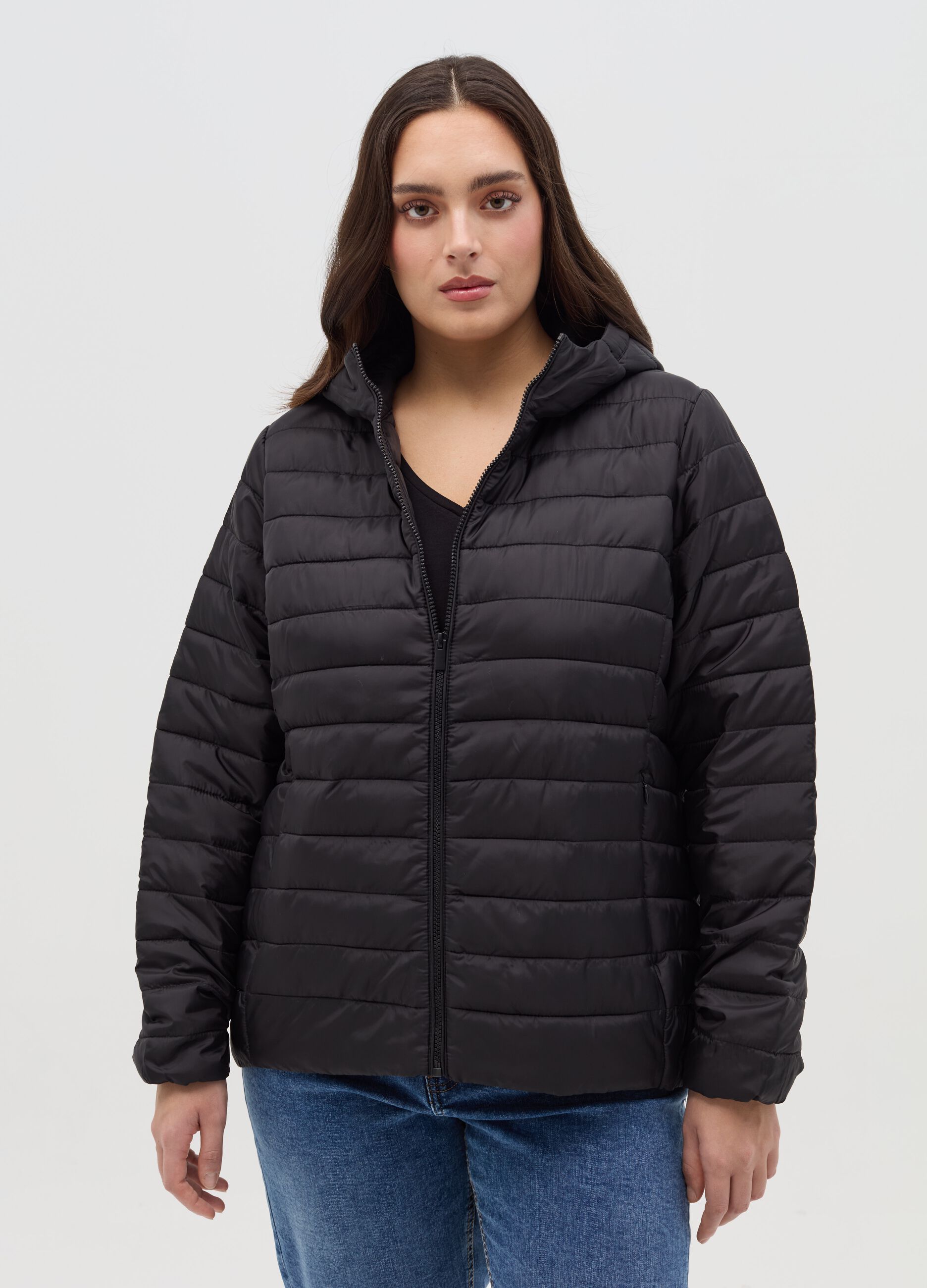 Curvy ultralight short puffer jacket with hood