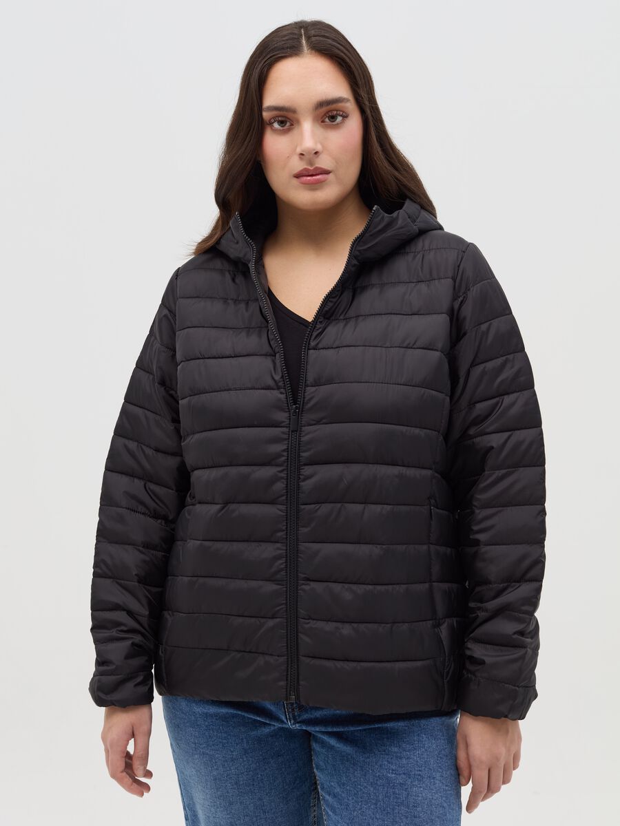 Curvy ultralight short puffer jacket with hood_0