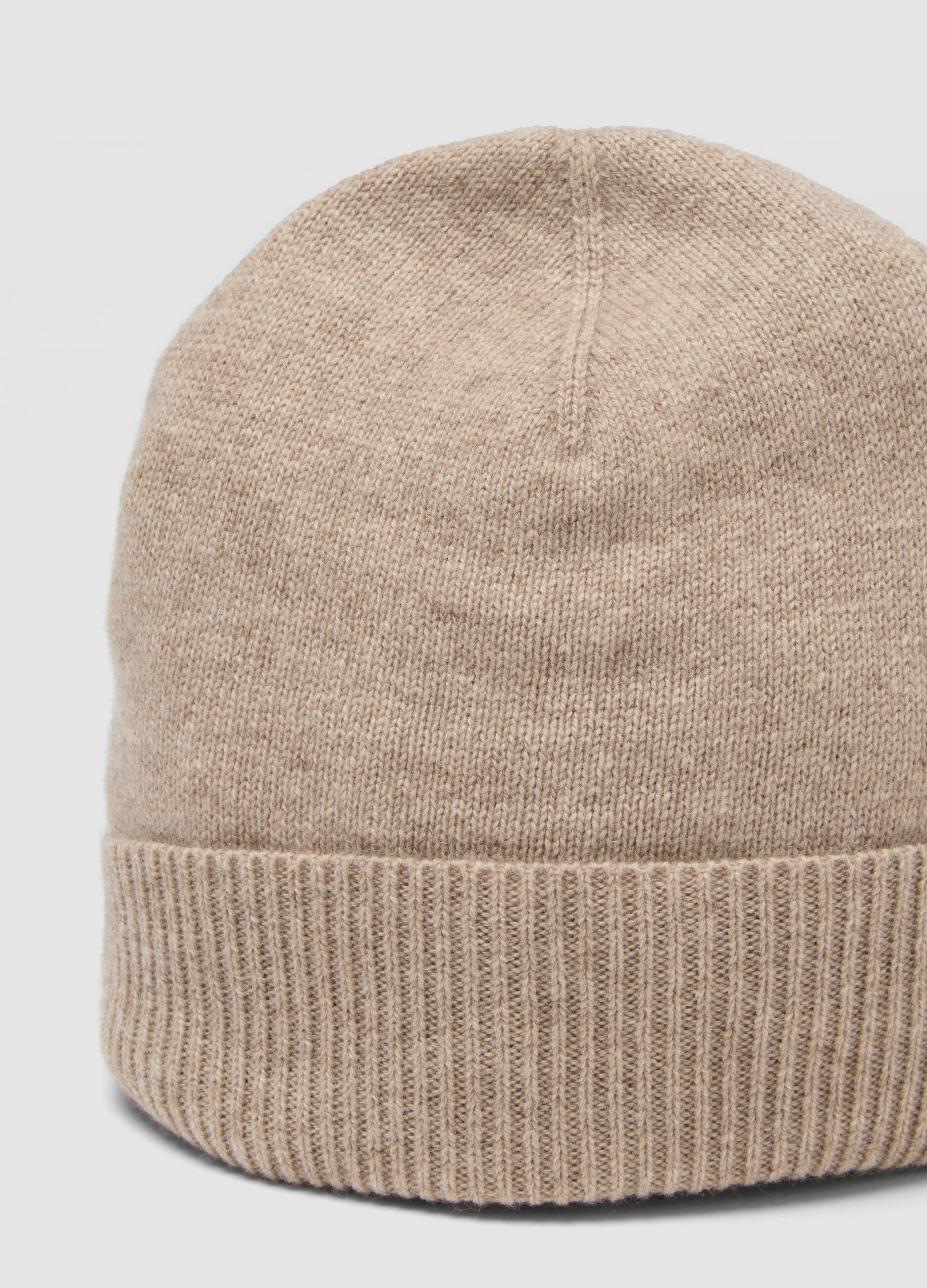 Cappello beige in misto lana, cashmere e viscosa