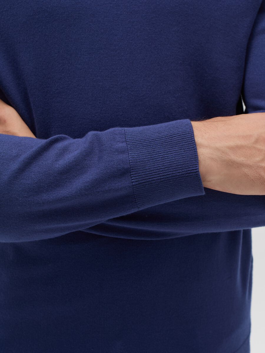 V-neck pullover_3