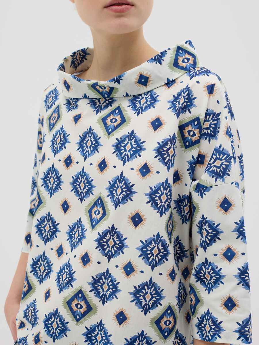 Blue Spring Blouse with Geometric Pattern Hybrid_2