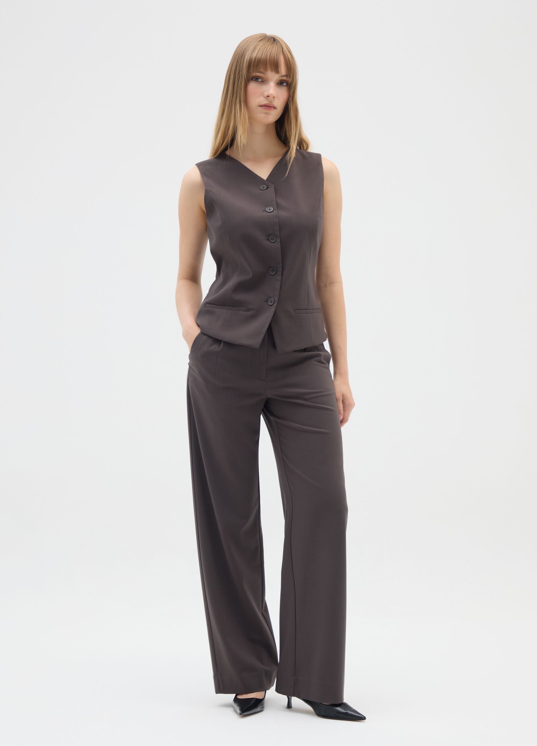 Brown trousers in stretch fabric