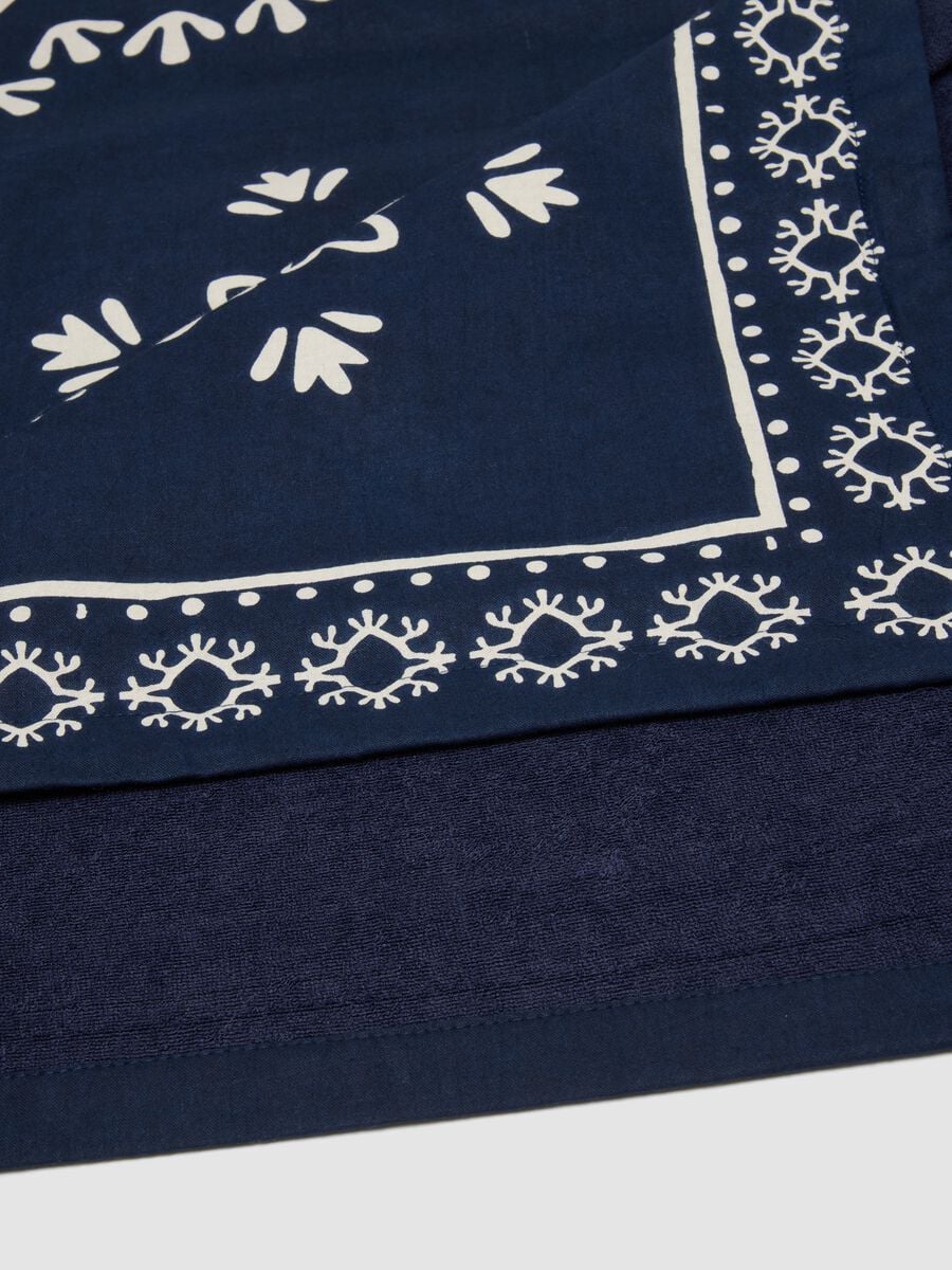 Blue pure cotton beach towel with decorative print_1