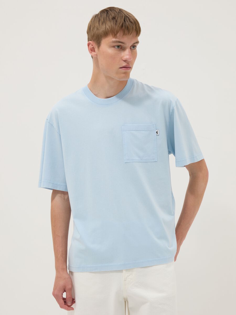 Sky-blue pure cotton T-shirt with chest pocket, regular fit_1