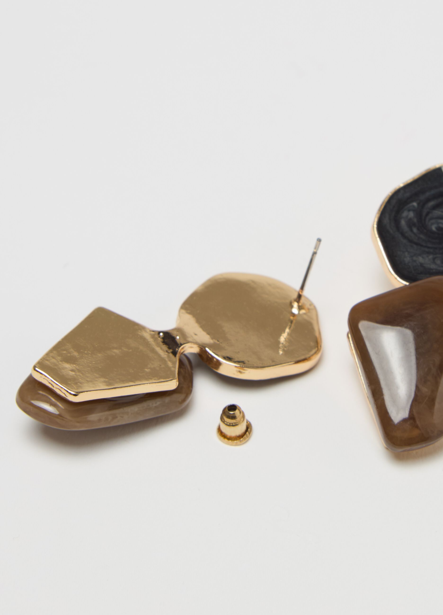Geometric earrings with pendant