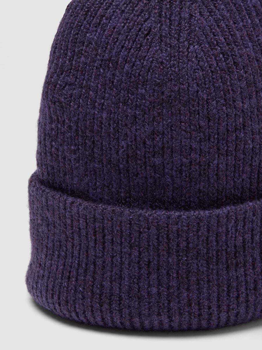Berretto viola lilla in tessuto elasticizzato a coste_2