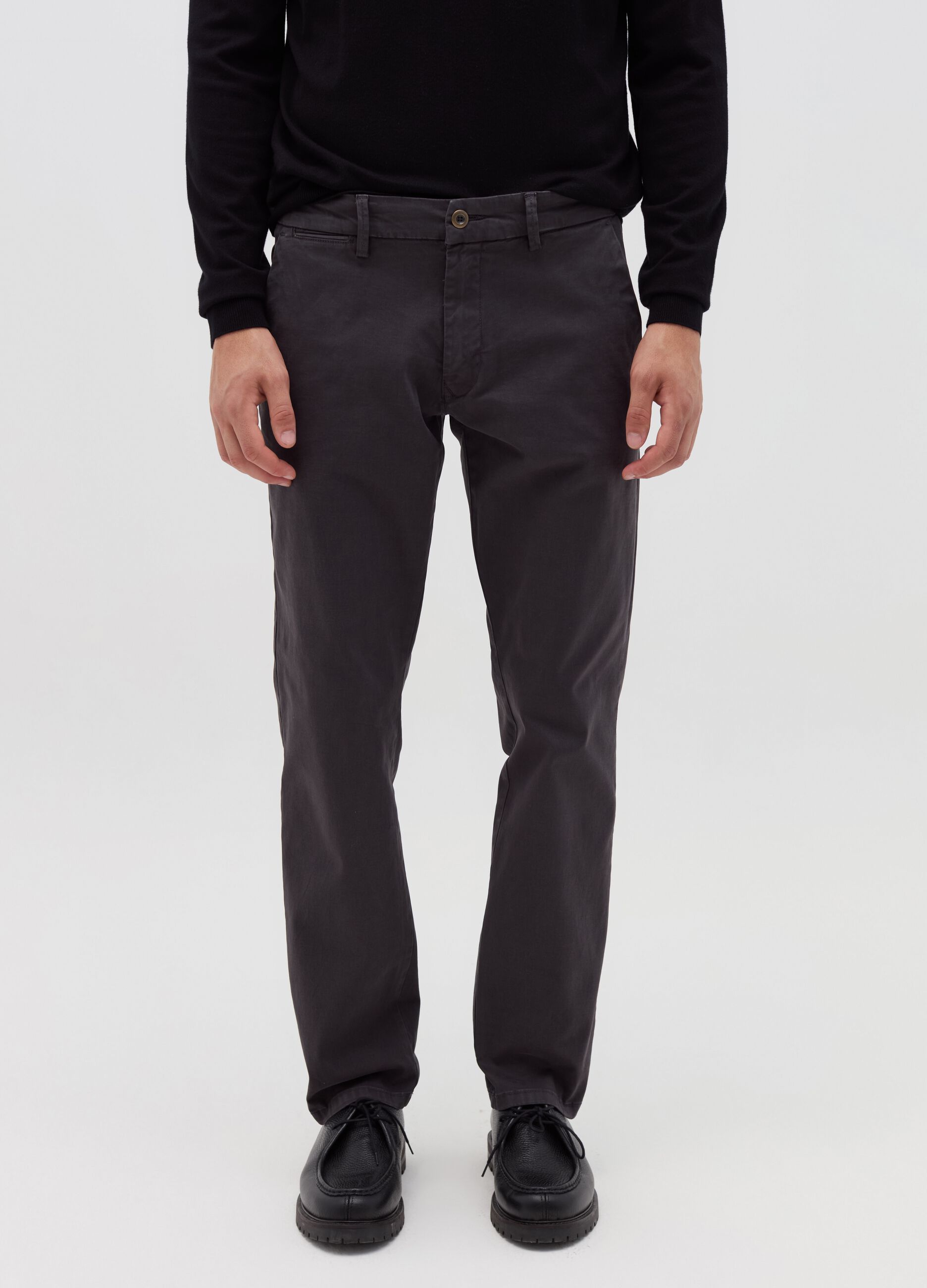 Regular-fit chino trousers in stretch cotton