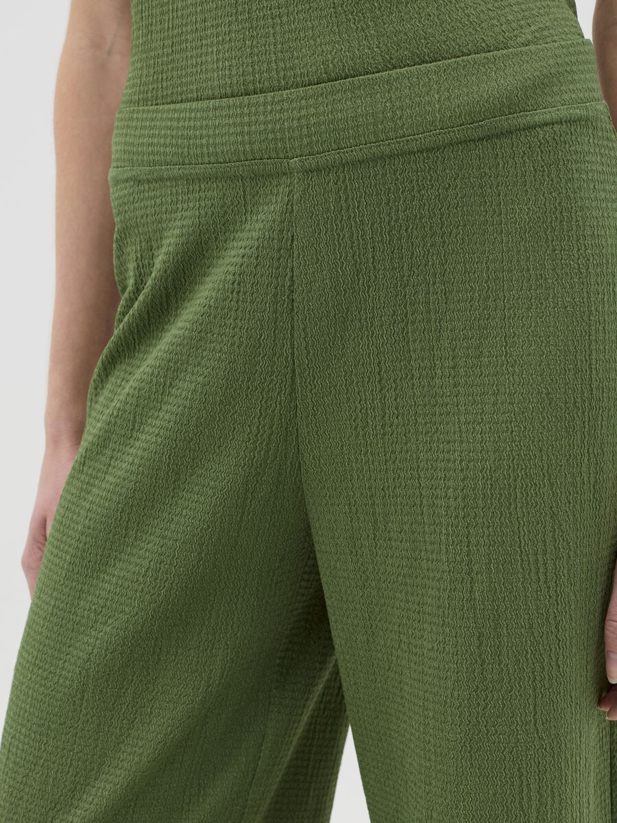 Wide-leg green trousers with waffle weave_2