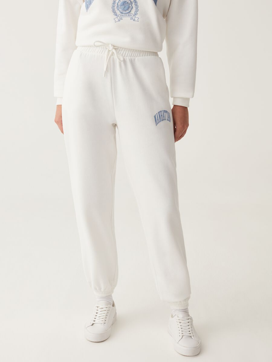 Joggers in felpa con stampa lettering_1
