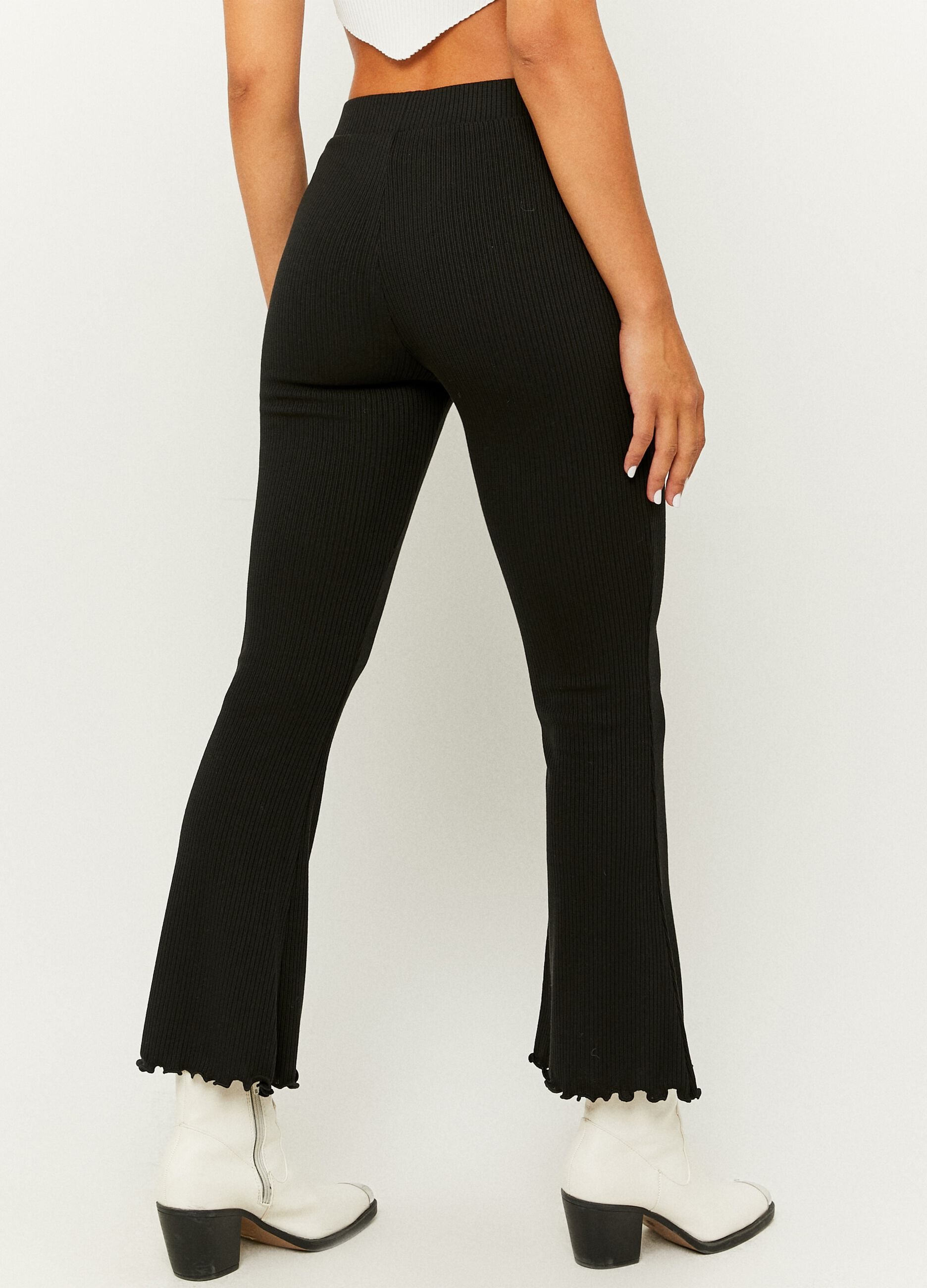 Pantalone flare fit con orlo arricciato_2