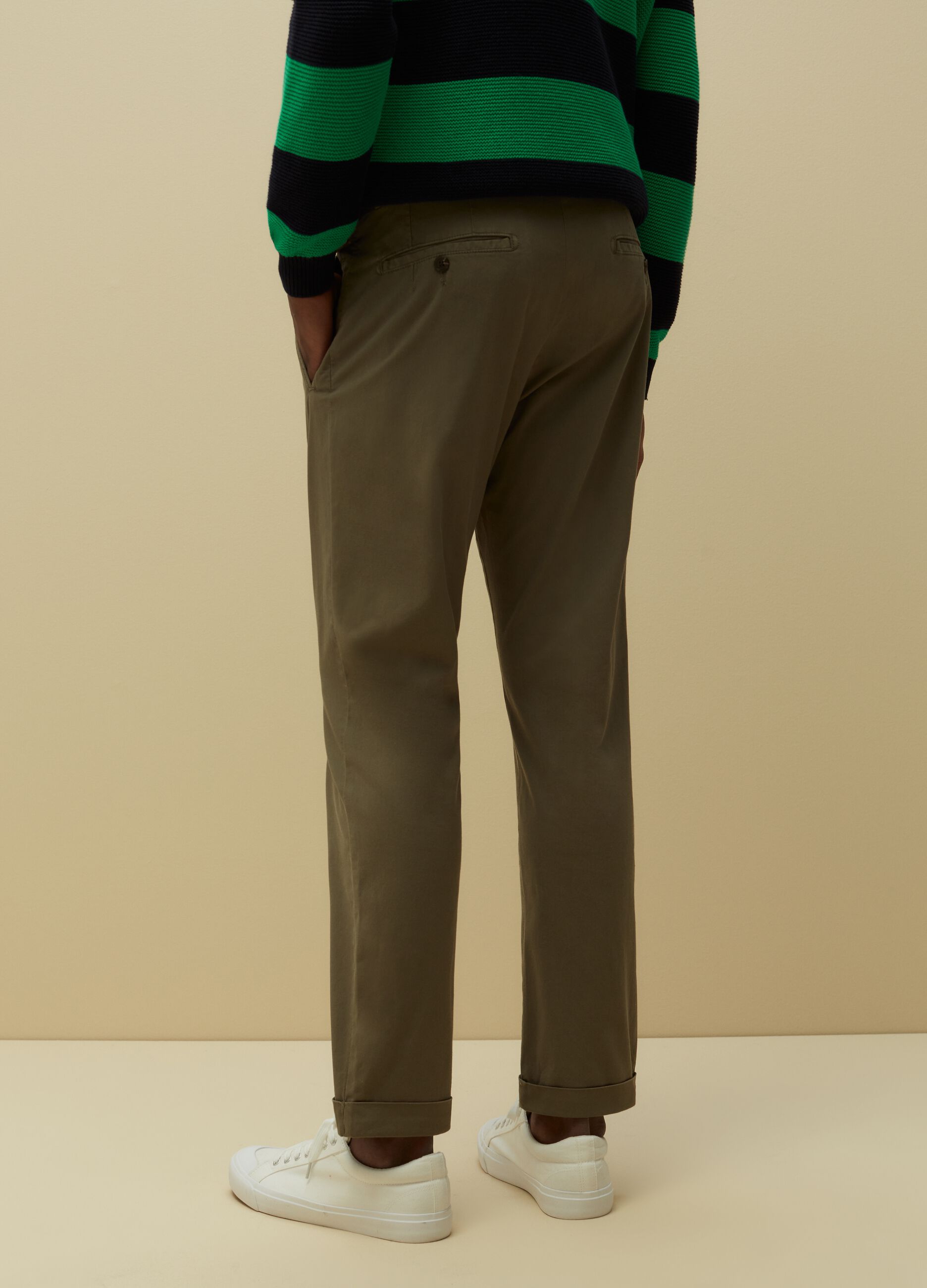 Pantaloni chino slim fit trama diagonale_2
