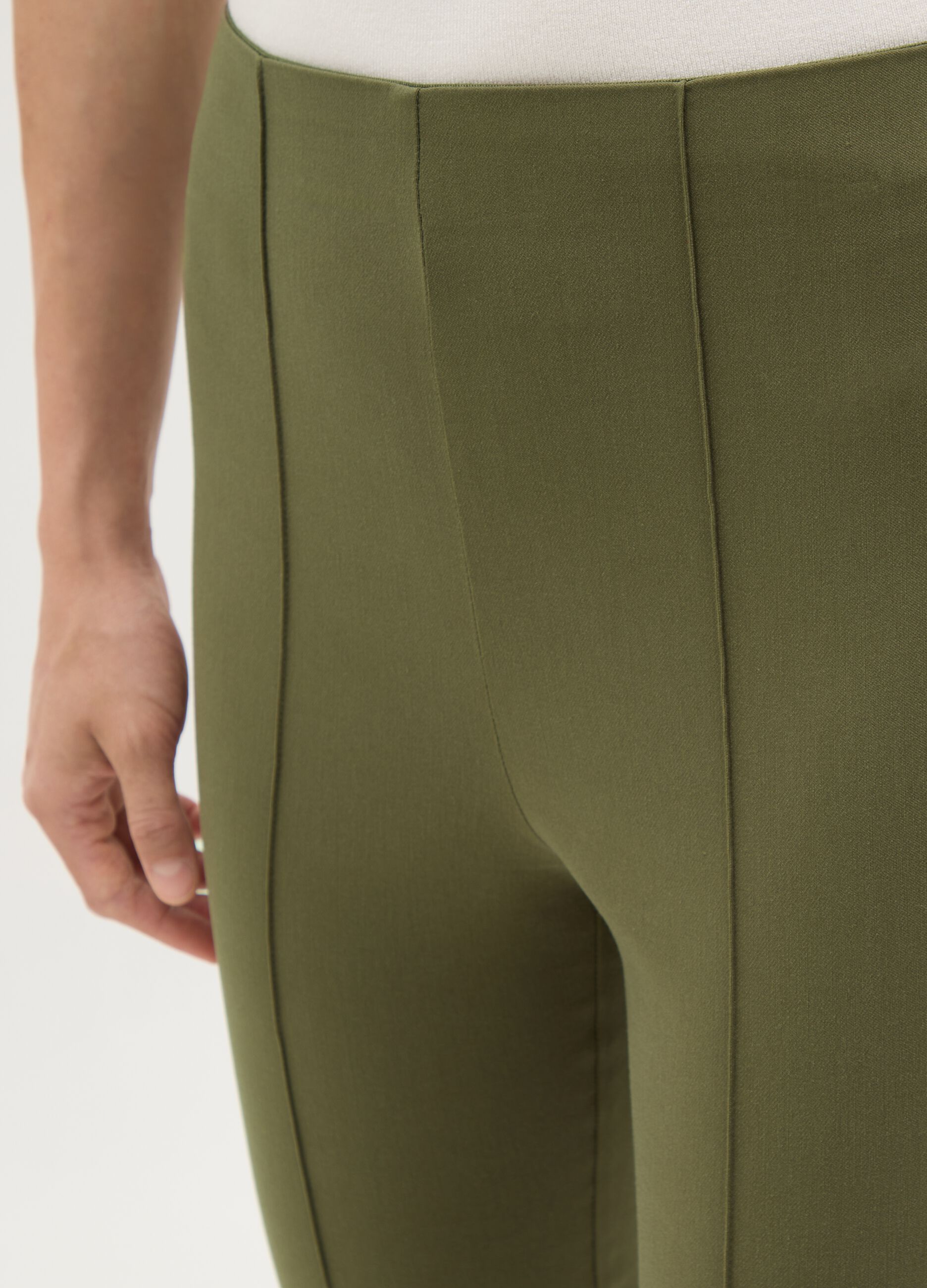 Pantaloni da donna in misto viscosa verde regular fit
