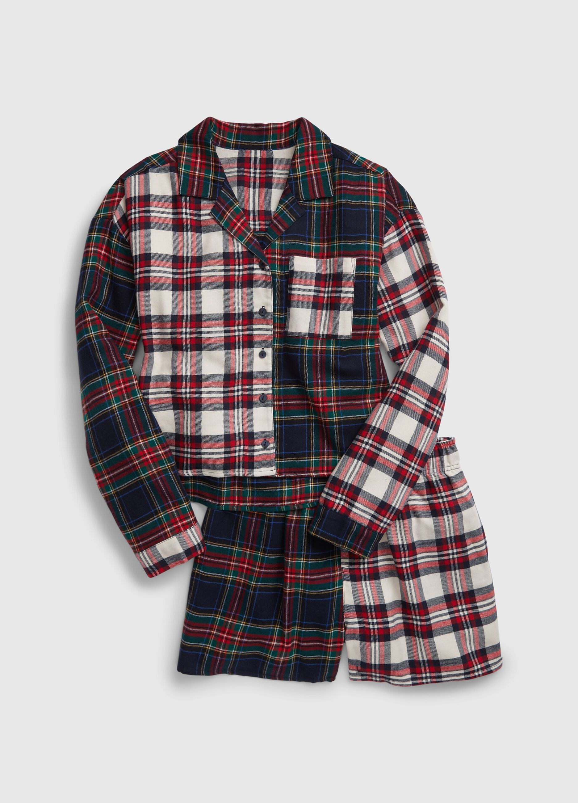 Full-length pyjamas in plaid flannel