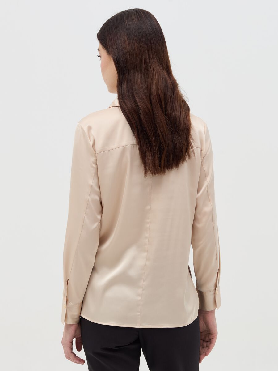 Satin shirt with side splits_3
