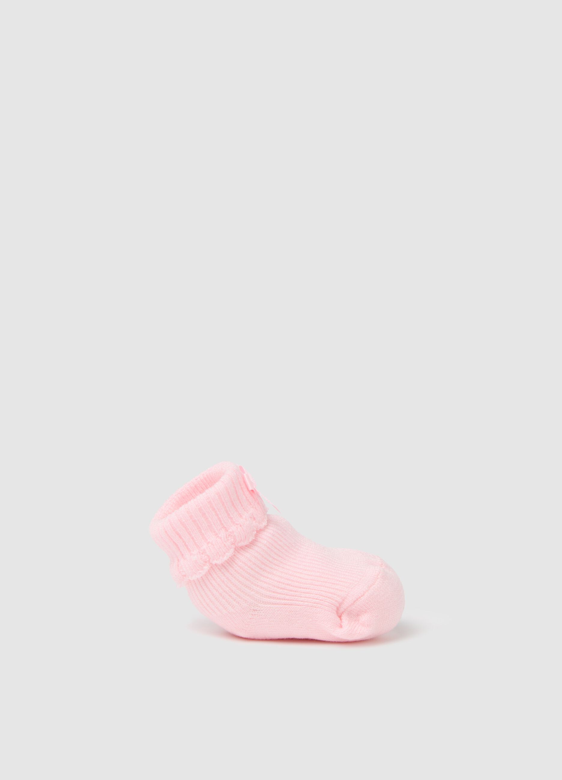 Knit shoes with bow
