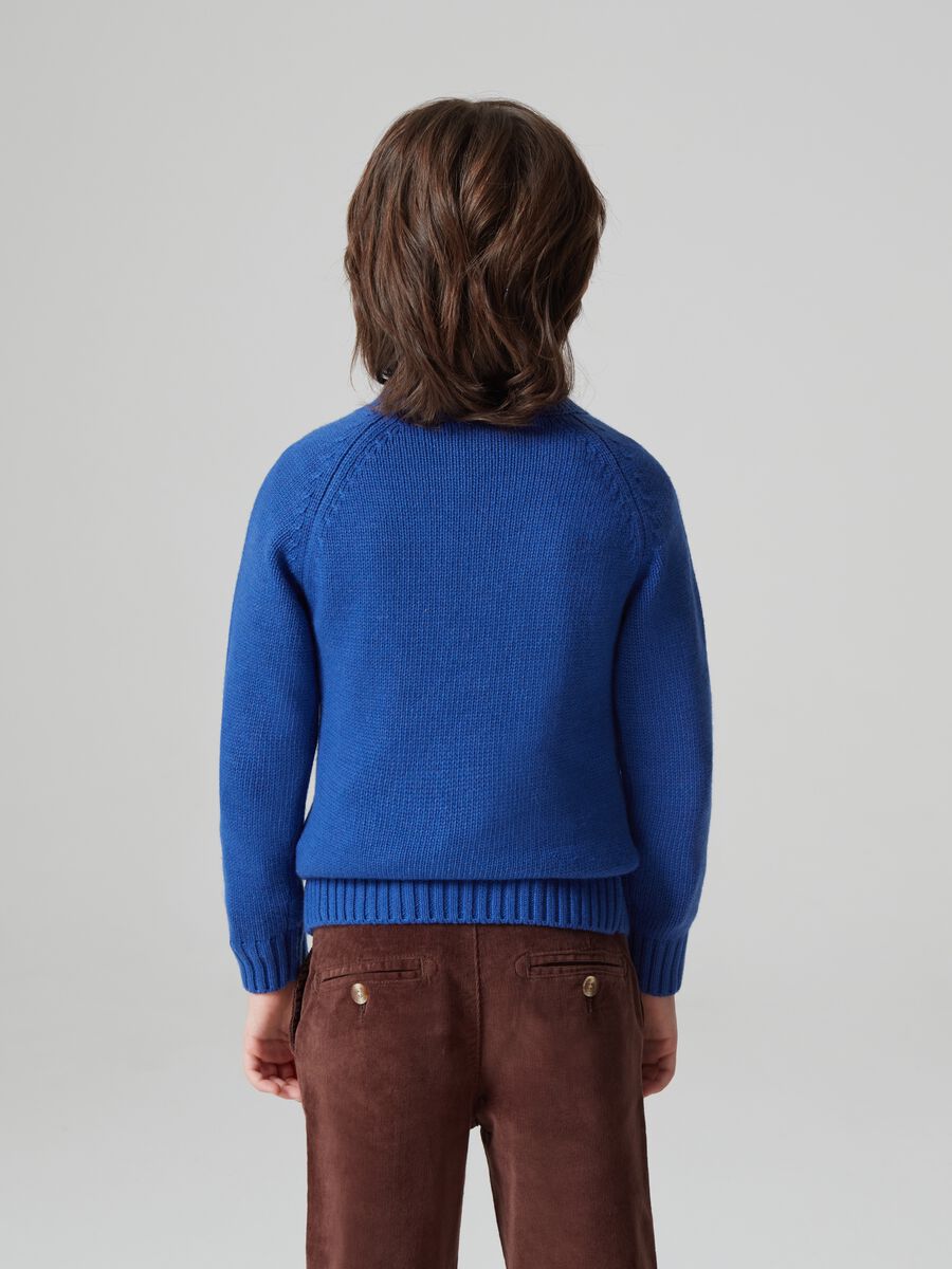 Pullover con lavorazione a trecce_2