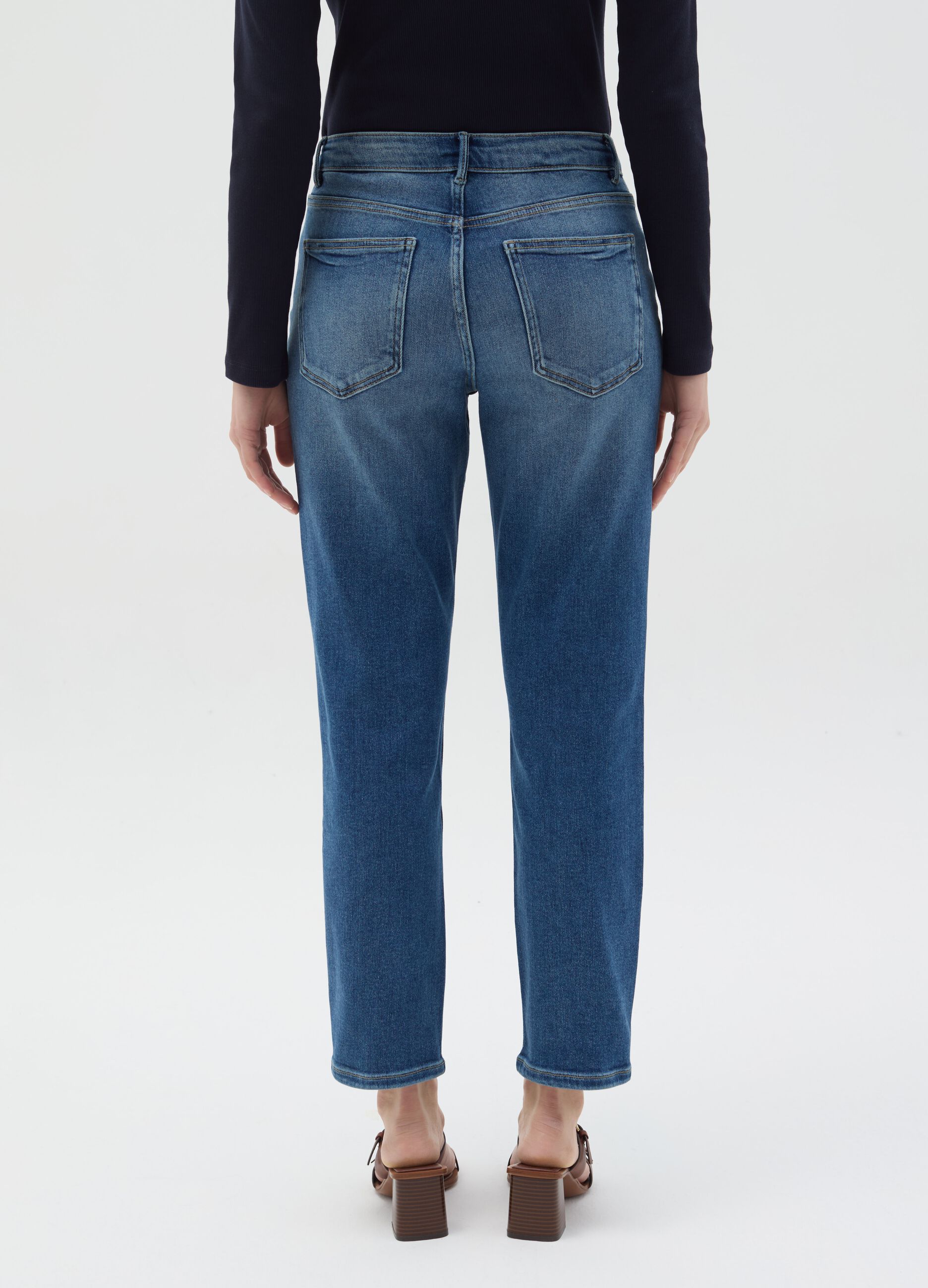 Slim-fit stretch jeans with five pockets