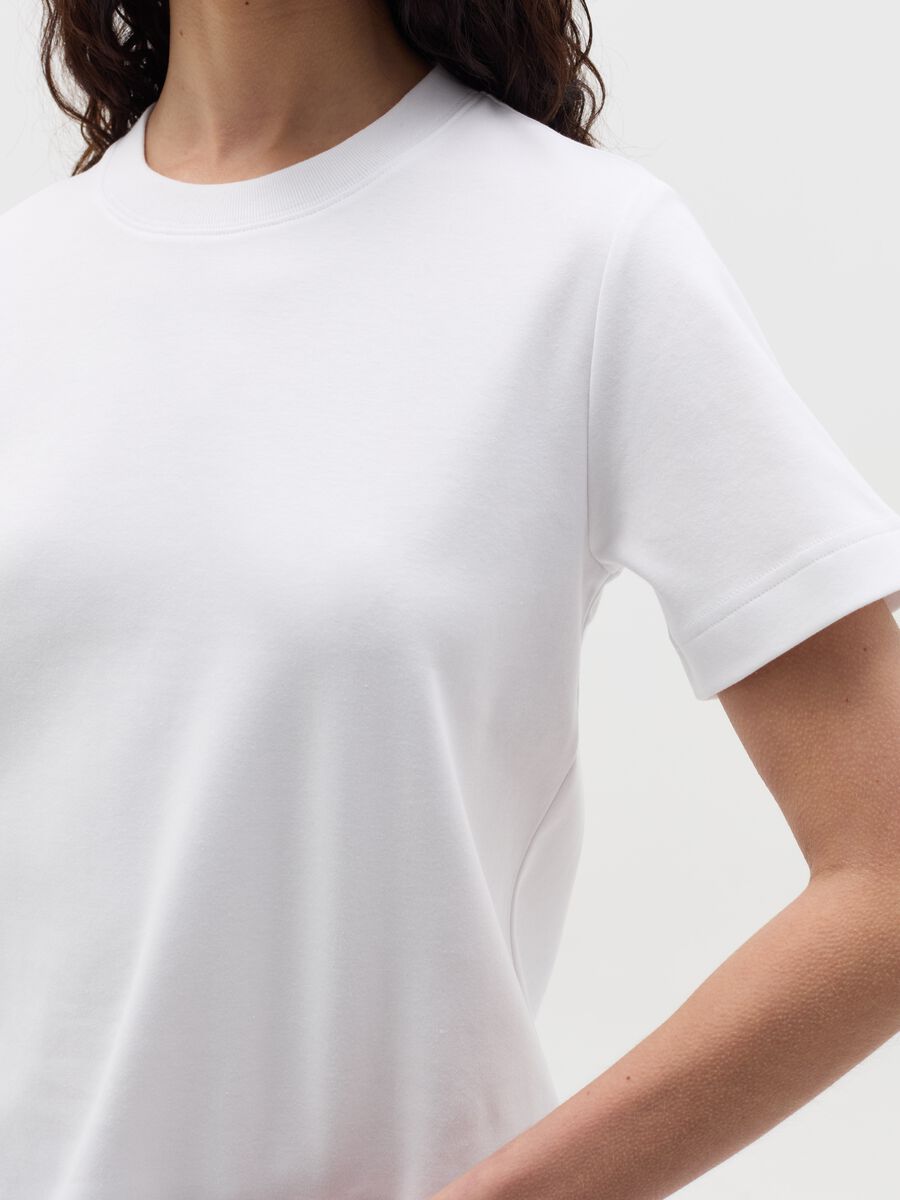 Solid colour T-shirt with round neck_2