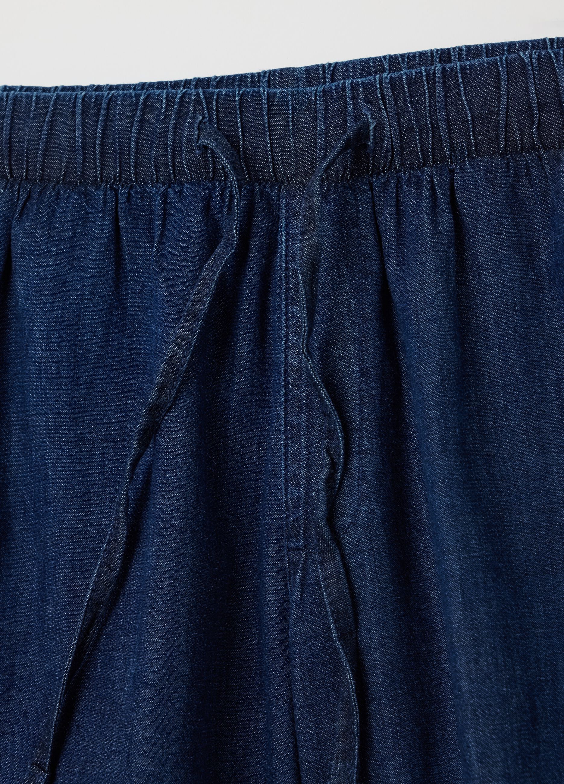 Shorts in denim con coulisse 