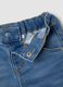 Jeans denim blu chiaro in cotone elasticizzato regular fit per bimbo_2