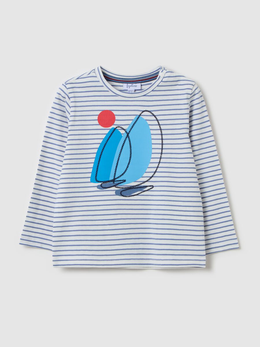 T-shirt in cotone a righe stampa barche a vela _0