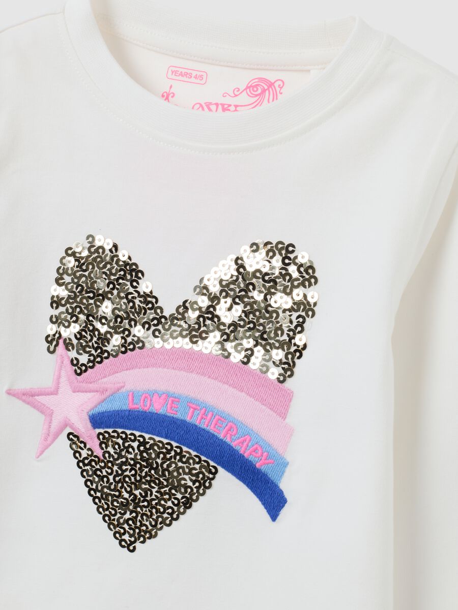 White girl's T-shirt with heart-shaped sequins_2
