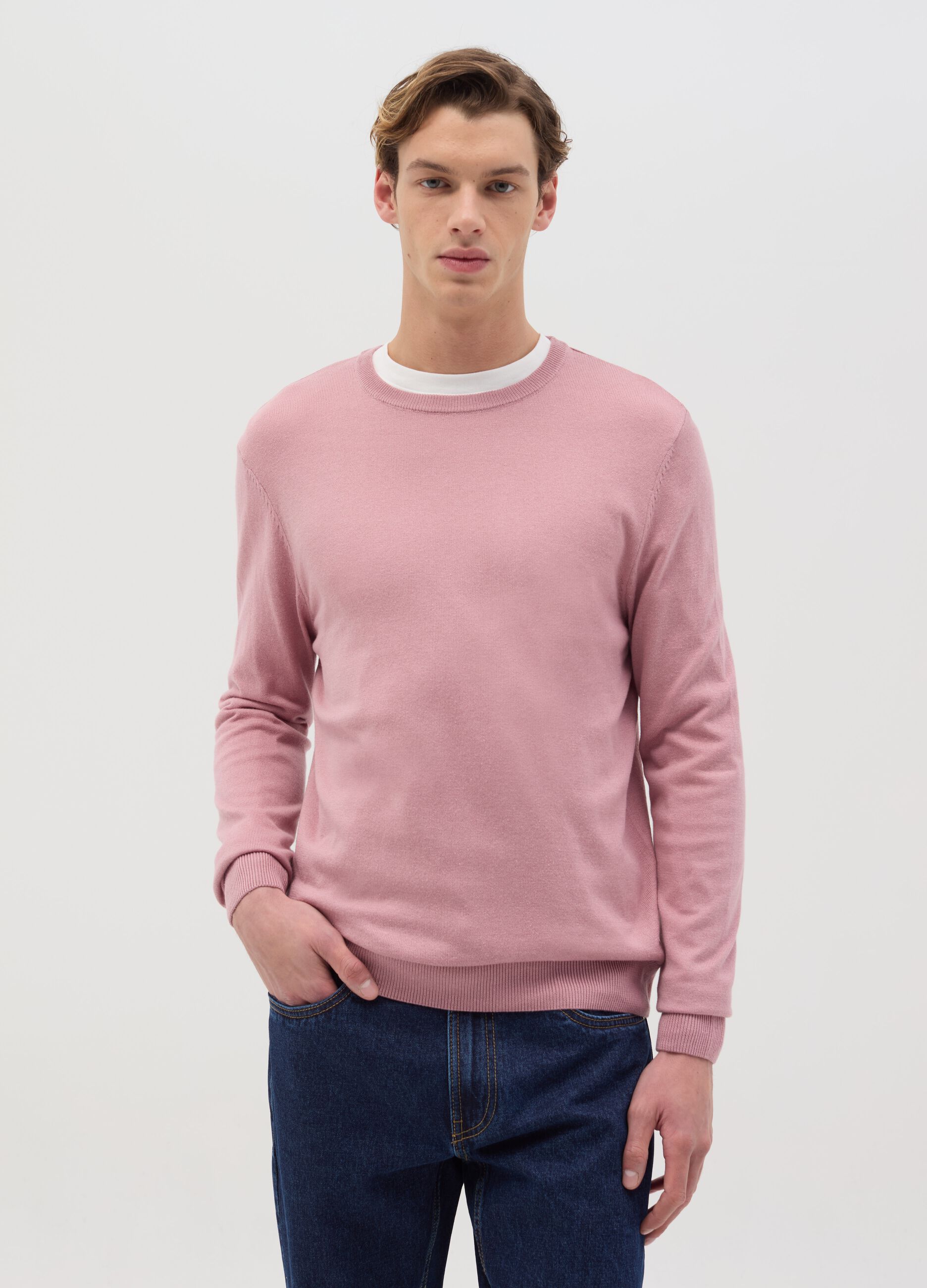 Round neck pullover