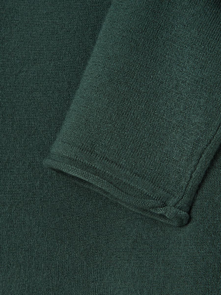 Top with round neck and small fold_5